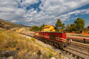 Hackr tren istasyonu, Adana 'nın Kiralan bölgesinde bir tren istasyonu..