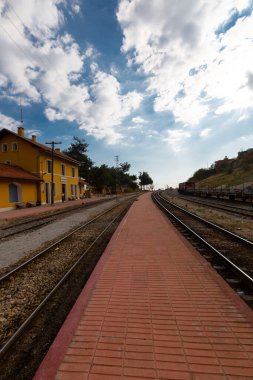 Hackr tren istasyonu, Adana 'nın Kiralan bölgesinde bir tren istasyonu..