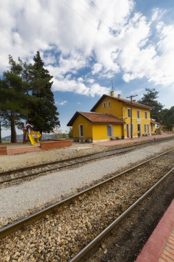 Hackr tren istasyonu, Adana 'nın Kiralan bölgesinde bir tren istasyonu..