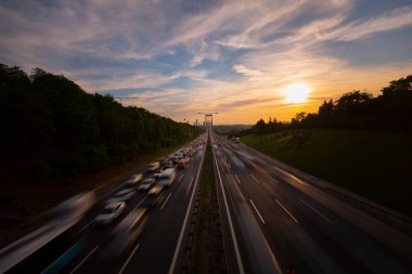 Fatih Sultan Mehmet Köprüsü, İstanbul 'da Kavack ile Hisarst arasında Asya ile Avrupa' yı İstanbul Köprüsü 'nden sonra ikinci kez birbirine bağlayan asma köprü.