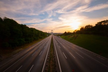 Fatih Sultan Mehmet Köprüsü, İstanbul 'da Kavack ile Hisarst arasında Asya ile Avrupa' yı İstanbul Köprüsü 'nden sonra ikinci kez birbirine bağlayan asma köprü.