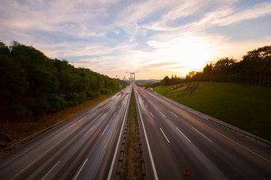 Fatih Sultan Mehmet Köprüsü, İstanbul 'da Kavack ile Hisarst arasında Asya ile Avrupa' yı İstanbul Köprüsü 'nden sonra ikinci kez birbirine bağlayan asma köprü.
