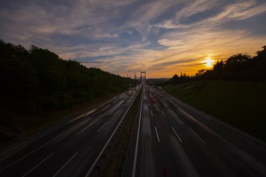 Fatih Sultan Mehmet Köprüsü, İstanbul 'da Kavack ile Hisarst arasında Asya ile Avrupa' yı İstanbul Köprüsü 'nden sonra ikinci kez birbirine bağlayan asma köprü.