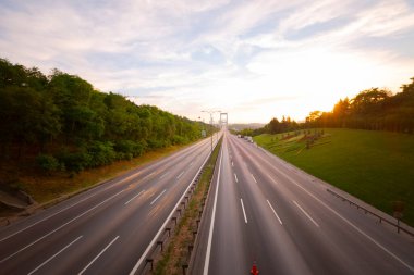 Fatih Sultan Mehmet Köprüsü, İstanbul 'da Kavack ile Hisarst arasında Asya ile Avrupa' yı İstanbul Köprüsü 'nden sonra ikinci kez birbirine bağlayan asma köprü.