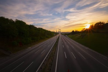 Fatih Sultan Mehmet Köprüsü, İstanbul 'da Kavack ile Hisarst arasında Asya ile Avrupa' yı İstanbul Köprüsü 'nden sonra ikinci kez birbirine bağlayan asma köprü.