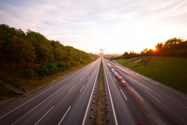 Fatih Sultan Mehmet Köprüsü, İstanbul 'da Kavack ile Hisarst arasında Asya ile Avrupa' yı İstanbul Köprüsü 'nden sonra ikinci kez birbirine bağlayan asma köprü.