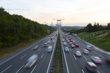Fatih Sultan Mehmet Köprüsü, İstanbul 'da Kavack ile Hisarst arasında Asya ile Avrupa' yı İstanbul Köprüsü 'nden sonra ikinci kez birbirine bağlayan asma köprü.