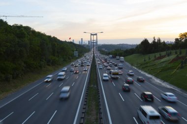 Fatih Sultan Mehmet Köprüsü, İstanbul 'da Kavack ile Hisarst arasında Asya ile Avrupa' yı İstanbul Köprüsü 'nden sonra ikinci kez birbirine bağlayan asma köprü.