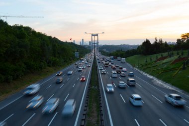 Fatih Sultan Mehmet Köprüsü, İstanbul 'da Kavack ile Hisarst arasında Asya ile Avrupa' yı İstanbul Köprüsü 'nden sonra ikinci kez birbirine bağlayan asma köprü.