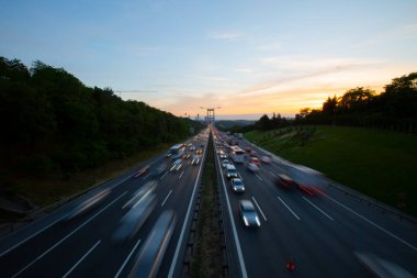 Fatih Sultan Mehmet Köprüsü, İstanbul 'da Kavack ile Hisarst arasında Asya ile Avrupa' yı İstanbul Köprüsü 'nden sonra ikinci kez birbirine bağlayan asma köprü.