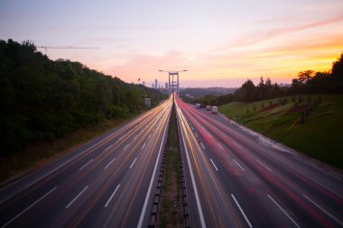 Fatih Sultan Mehmet Köprüsü, İstanbul 'da Kavack ile Hisarst arasında Asya ile Avrupa' yı İstanbul Köprüsü 'nden sonra ikinci kez birbirine bağlayan asma köprü.