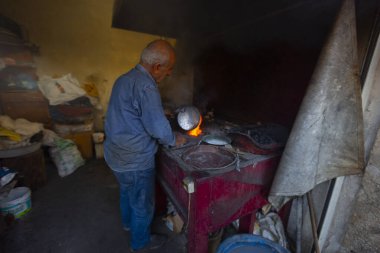 teneke ustası ve bakır işi
