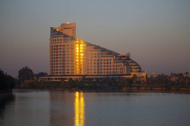 Seyhan Nehri, Türkiye 'nin Akdeniz' e akan nehirlerinden biridir. Uzunluğu 560 km. Havza alanı 20.600 km..