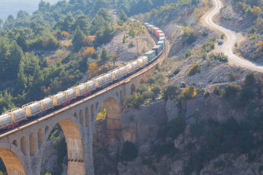 Adana kenti, Türkiye 'nin en güzel kenti, tarihi tren viyadüğü