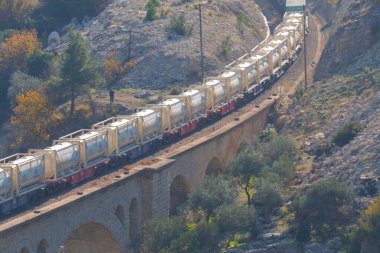 Adana kenti, Türkiye 'nin en güzel kenti, tarihi tren viyadüğü