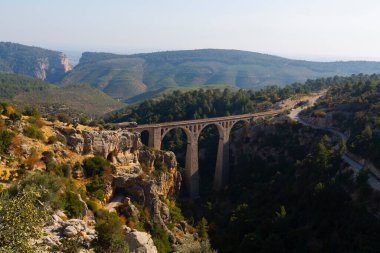 Adana kenti, Türkiye 'nin en güzel kenti, tarihi tren viyadüğü