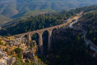 Adana kenti, Türkiye 'nin en güzel kenti, tarihi tren viyadüğü