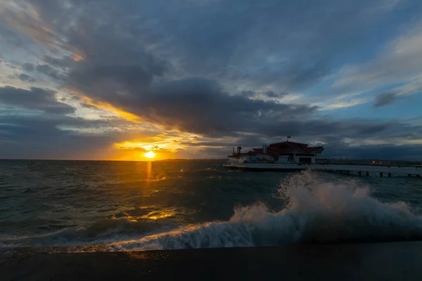 Tormenta Muelle Playa Turquía Estambul —  Fotos de Stock