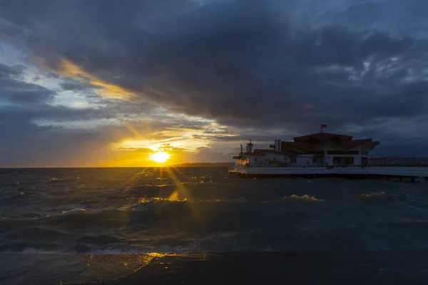 Tormenta Muelle Playa Turquía Estambul —  Fotos de Stock