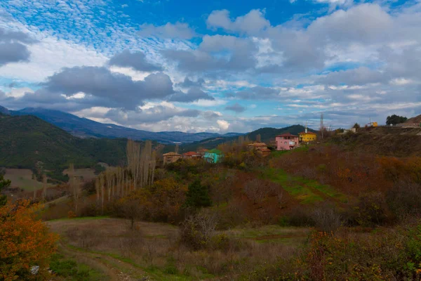 Gynk Encantador Distrito Bolu Hace Que Sus Visitantes Sientan Calidez —  Fotos de Stock