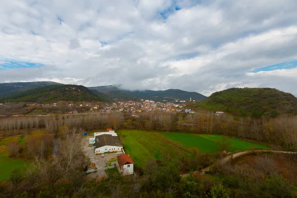 Gynk Encantador Bairro Bolu Faz Com Que Seus Visitantes Sintam — Fotografia de Stock