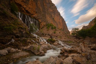 Kapuzba Şelalesi dünyadaki en önemli şelalelerden biridir. Dünyanın en yüksek ikinci şelalesidir..