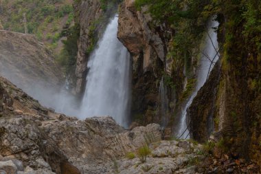 Kapuzba Şelalesi dünyadaki en önemli şelalelerden biridir. Dünyanın en yüksek ikinci şelalesidir..