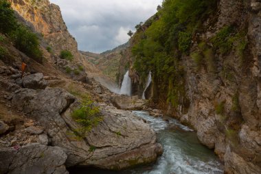 Kapuzba Şelalesi dünyadaki en önemli şelalelerden biridir. Dünyanın en yüksek ikinci şelalesidir..