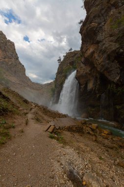 Kapuzba Şelalesi dünyadaki en önemli şelalelerden biridir. Dünyanın en yüksek ikinci şelalesidir..