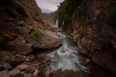 Kapuzba Şelalesi dünyadaki en önemli şelalelerden biridir. Dünyanın en yüksek ikinci şelalesidir..