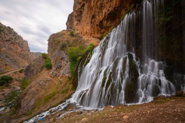 Kapuzba Şelalesi dünyadaki en önemli şelalelerden biridir. Dünyanın en yüksek ikinci şelalesidir..