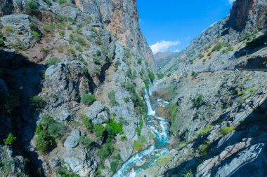 Kapuzba Şelalesi dünyadaki en önemli şelalelerden biridir. Dünyanın en yüksek ikinci şelalesidir..