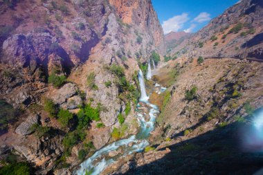 Kapuzba Şelalesi dünyadaki en önemli şelalelerden biridir. Dünyanın en yüksek ikinci şelalesidir..