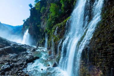 Kapuzba Şelalesi dünyadaki en önemli şelalelerden biridir. Dünyanın en yüksek ikinci şelalesidir..