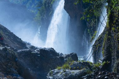 Kapuzba Şelalesi dünyadaki en önemli şelalelerden biridir. Dünyanın en yüksek ikinci şelalesidir..