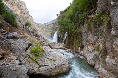 Kapuzba Şelalesi dünyadaki en önemli şelalelerden biridir. Dünyanın en yüksek ikinci şelalesidir..