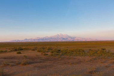 Erciyes Dağı, Orta Anadolu Bölgesi 'nde yer alan bir yanardağdır. Kayseri 'nin 25 km güneybatısındaki Sultansazl ovalardan yükselen devasa bir stratovolcano..