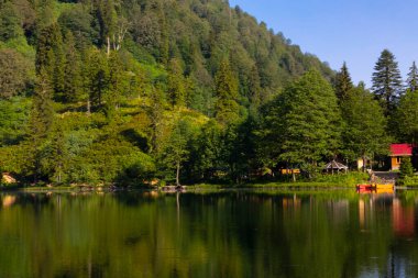 Karagl, Artvin 'in Borcka ilçesine 25-27 kilometre uzaklıkta bulunan bir heyelan gölüdür..