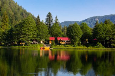 Karagl, Artvin 'in Borcka ilçesine 25-27 kilometre uzaklıkta bulunan bir heyelan gölüdür..