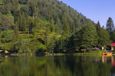 Karagl, Artvin 'in Borcka ilçesine 25-27 kilometre uzaklıkta bulunan bir heyelan gölüdür..
