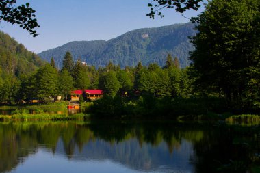 Karagl, Artvin 'in Borcka ilçesine 25-27 kilometre uzaklıkta bulunan bir heyelan gölüdür..