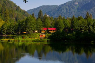 Karagl, Artvin 'in Borcka ilçesine 25-27 kilometre uzaklıkta bulunan bir heyelan gölüdür..