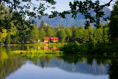 Karagl, Artvin 'in Borcka ilçesine 25-27 kilometre uzaklıkta bulunan bir heyelan gölüdür..
