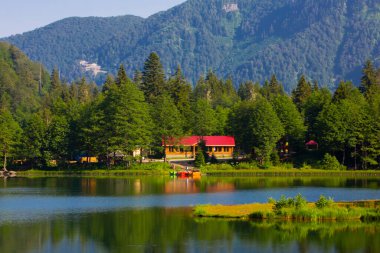 Karagl, Artvin 'in Borcka ilçesine 25-27 kilometre uzaklıkta bulunan bir heyelan gölüdür..