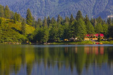 Karagl, Artvin 'in Borcka ilçesine 25-27 kilometre uzaklıkta bulunan bir heyelan gölüdür..
