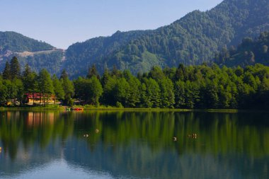 Karagl, Artvin 'in Borcka ilçesine 25-27 kilometre uzaklıkta bulunan bir heyelan gölüdür..