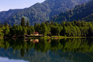 Karagol, Artvin 'in Borcka ilçesine 25-27 kilometre uzaklıkta bulunan bir heyelan gölüdür..