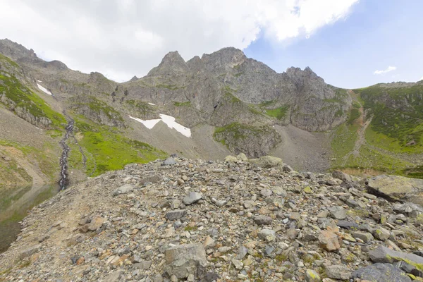 Kakar Dağları Ulusal Parkı, Avusor Kalp Gölü