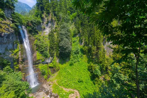 Maral Waterfall Είναι Ένας Καταρράκτης Στο Maral Stream Στα Βουνά — Φωτογραφία Αρχείου