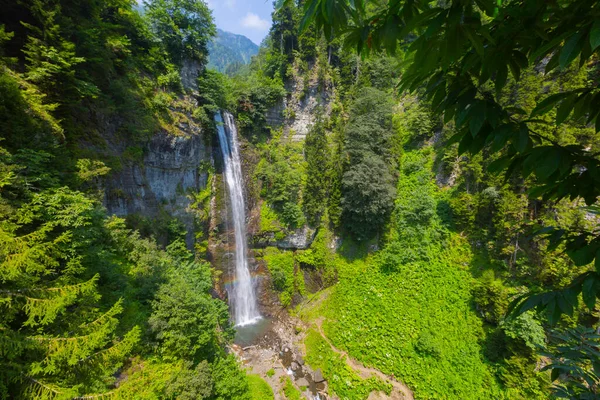 Maral Waterfall Est Une Cascade Sur Ruisseau Maral Dans Les — Photo